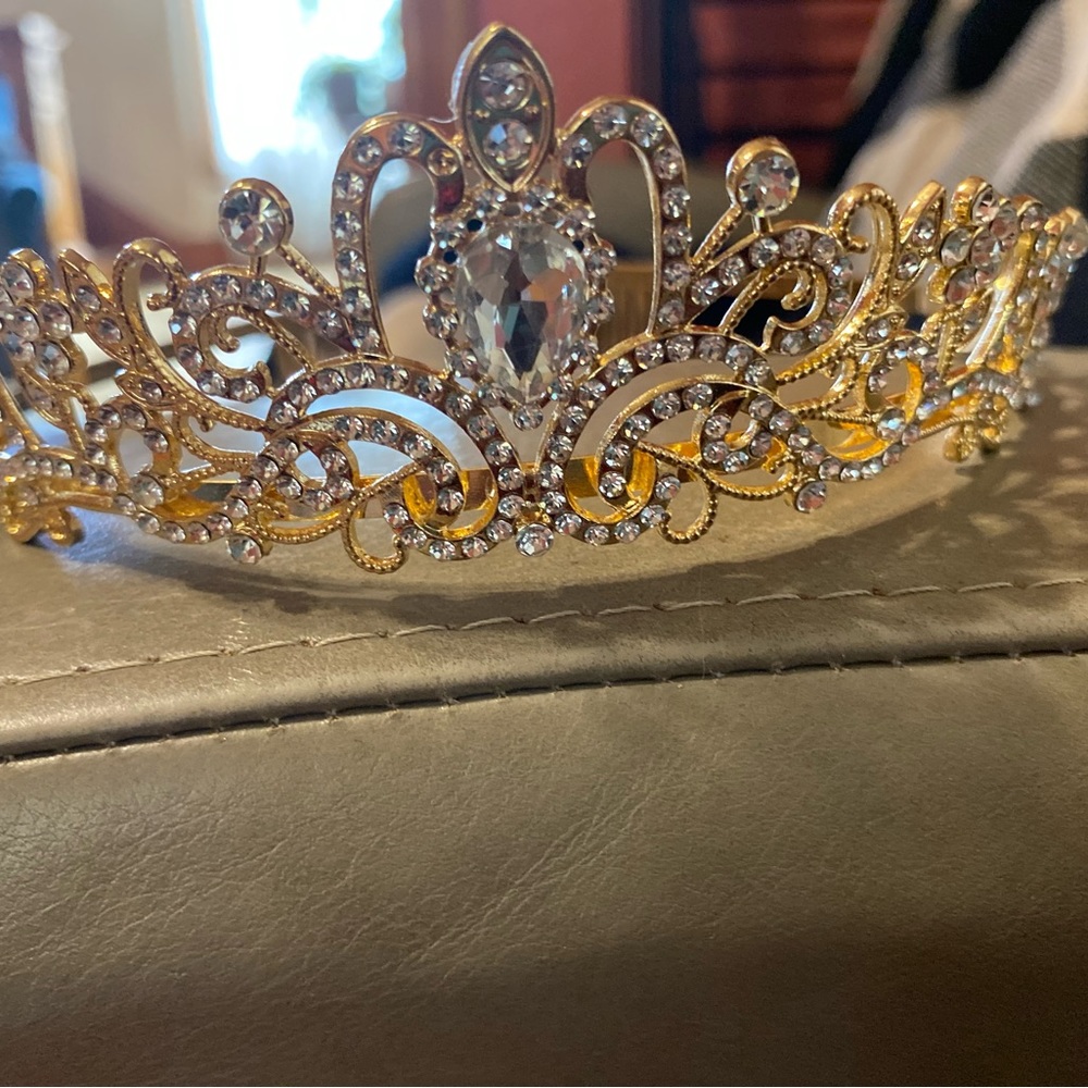 Gold crystal faux beautiful headpiece tiara